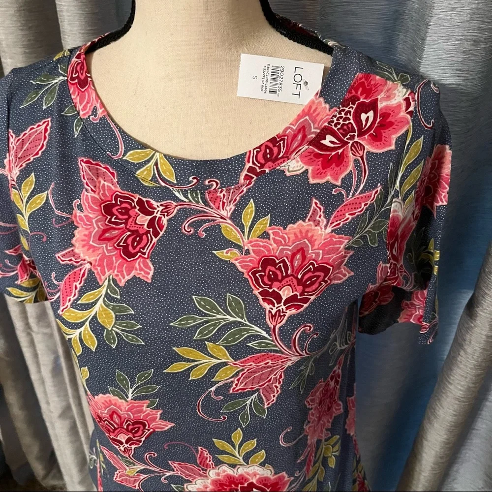 Loft Womens Size Small Blue Pink Floral Short Sleeve Cotton‎ Crewneck Shirt NEW